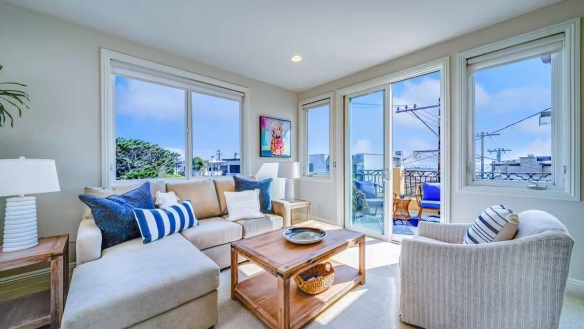 Gas Lamp Section House | Beach Townhome with Ocean Views, Sleeps 6, Garage Parking Space