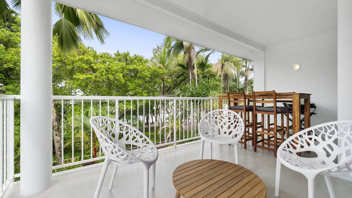 Clifton Beach Apartment | Beach Tropics @ The Ribbons