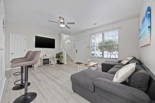 Myrtle Beach House | Beach Vibes Villa - 3 Bedrooms in prime location near beach with private yard!