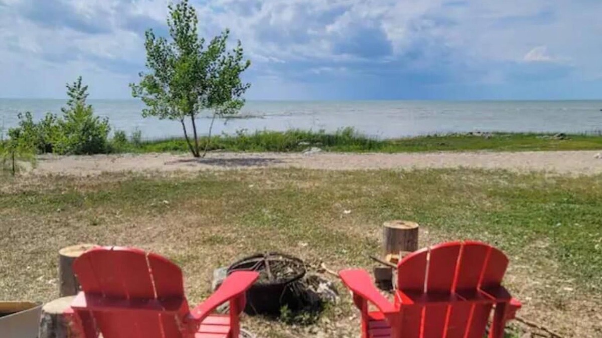 Saint Ambroise Cottage | Beach View Coastal Theme Cottage