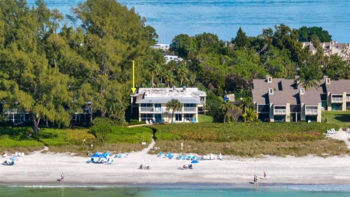Whitney Beach Condo | Beach View Condo-Quiet & Secluded Private Beach