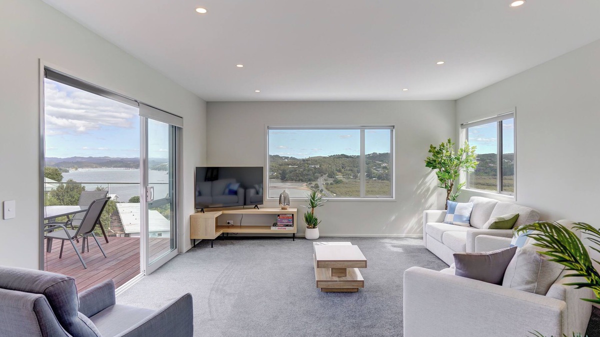 Paihia House | Beach View on Binnie