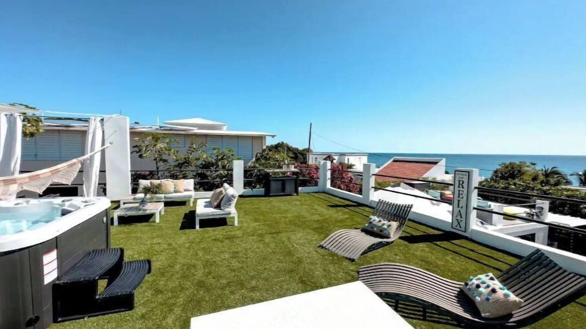 Camino Nuevo House | Beach Villa Mojoneo @ El Cocal. Secluded beach, Rooftop, Jacuzzi, Pool table