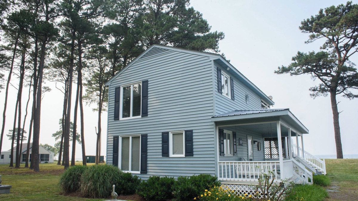 Ophelia House | Beach/Waterfront Chesapeake Bay Northern Neck Home