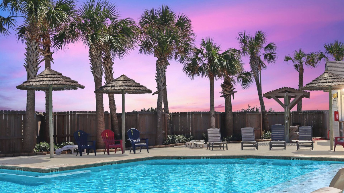 Corpus Christi Apartment | Beach Way · ❤ 5 MIN WALK TO WHITECAP BEACH❤ Heated Pool ❤Balcony