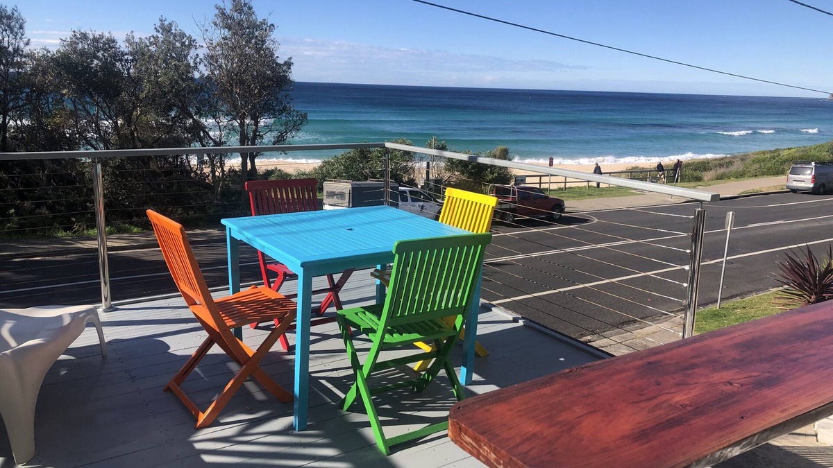 Mollymook Beach Apartment | Beachbar at Wavewatch