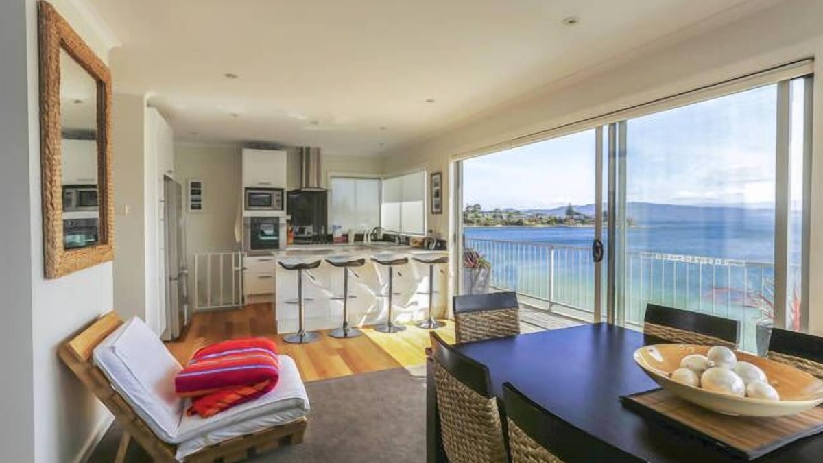 Opossum Bay House | 'beachbreak' Opossum Bay - Best on the beach! Adjacent to Arm-End golf course.