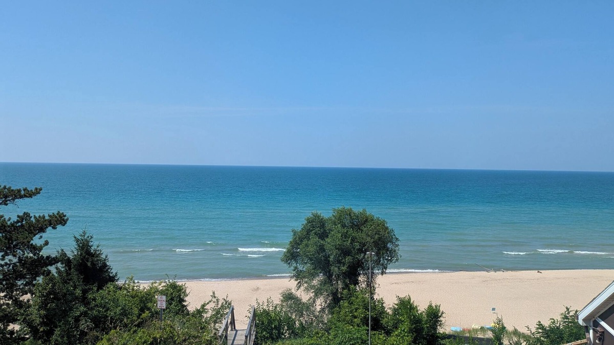 Porter Beach Apartment | Beachbum's Beachfront 1-bedroom apartment steps from Lake Michigan/Dunes