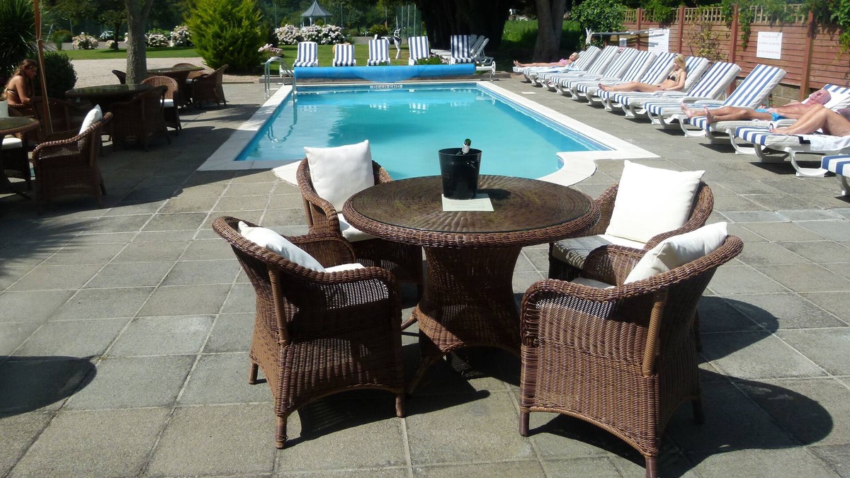 Grouville Hotel | Beachcombers Hotel