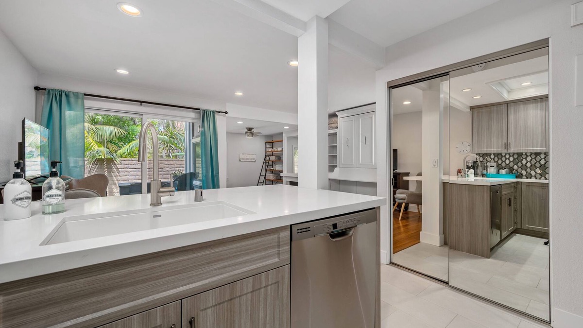 Sunset Beach Condo | BeachCottage