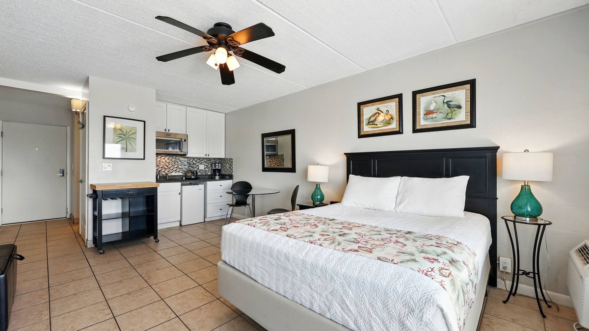 Crescent Beach Condo | Beacher's Lodge Studio Suite (not directly oceanfront)