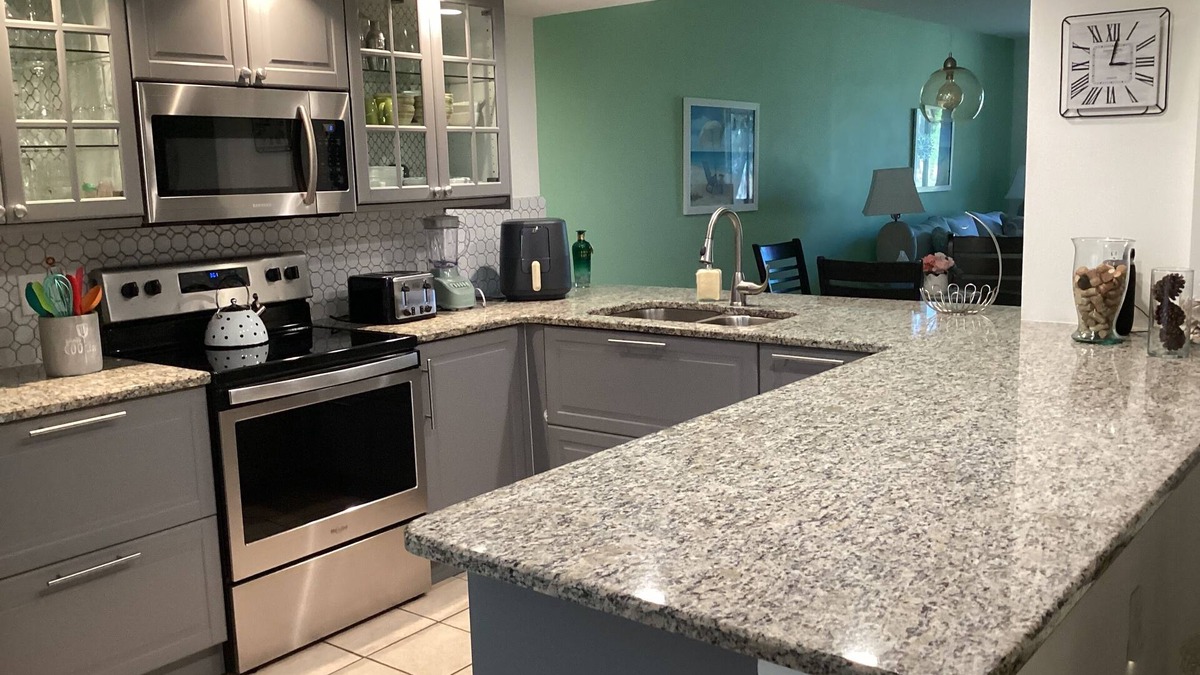 South Bradenton Condo | Beaches Anna Maria island IMG Tennis Bradenton Condo close to shops and eatery,s