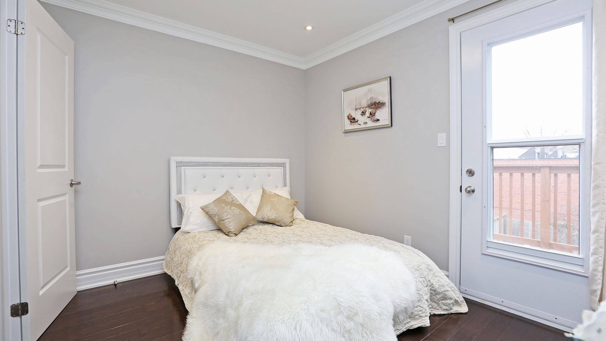 The Beaches House | Beaches House with 3 Bdrm & 3 Bath Sleep 8/parking