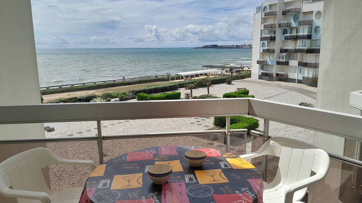 Saint-Gilles-Croix-de-Vie Apartment | Beachfront Apartment with Stunning Views & Private Parking