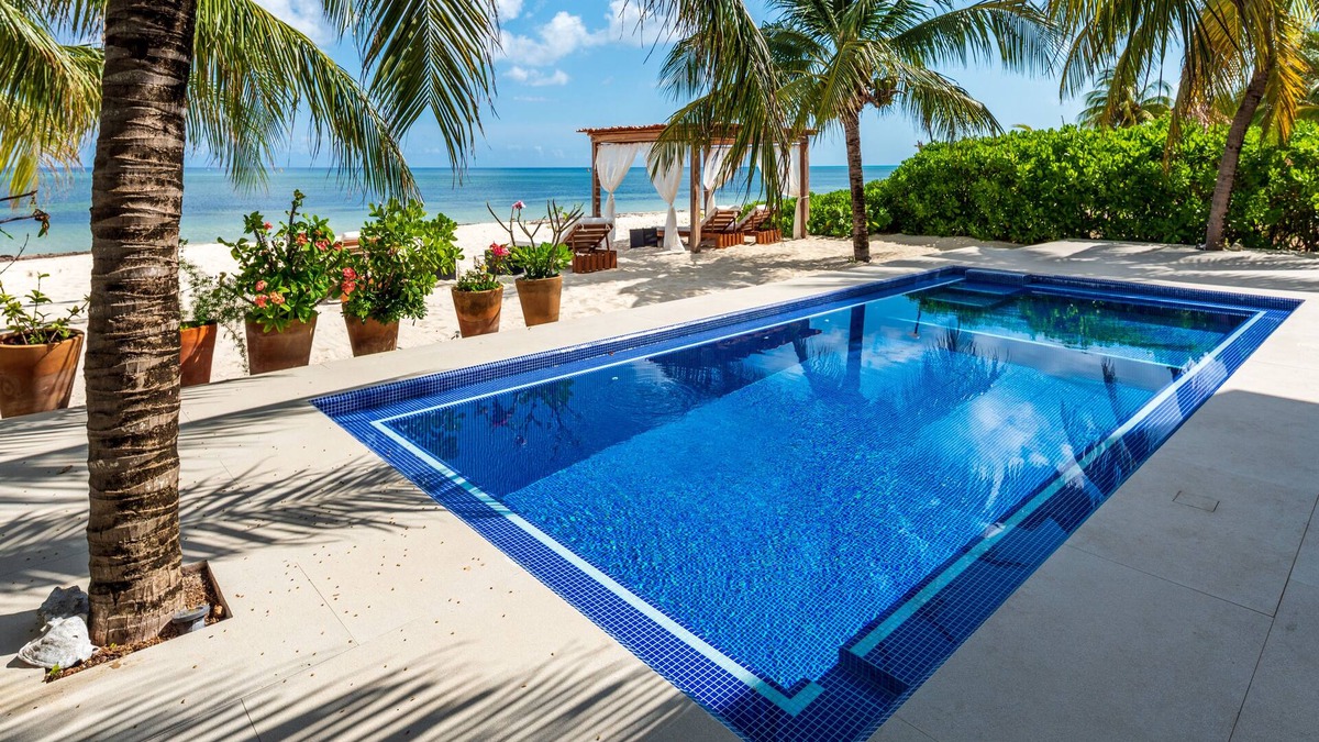 Punta Sam Villa | Beachfront Paradise – Villa on Pristine White Sandy beach