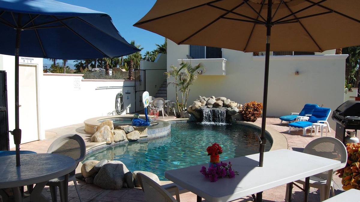 El Pescadero Villa | Beachfront with Pool & Jacuzzi in Front of Famous Surf Break