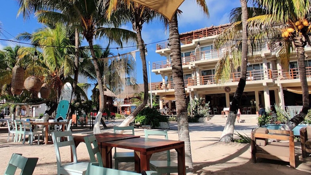 Mahahual Apartment | Beachfront 1BR Apartment w/Terrace & Beach Club