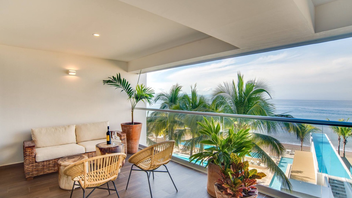 Las Glorias Condo | BEACHFRONT - 2 Bedroom 2 Bath Resort Condo