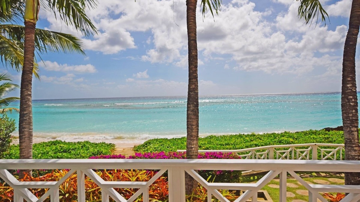 Worthing Apartment | Beachfront 2-Bed Condo with Plunge Pool - Indramer 1