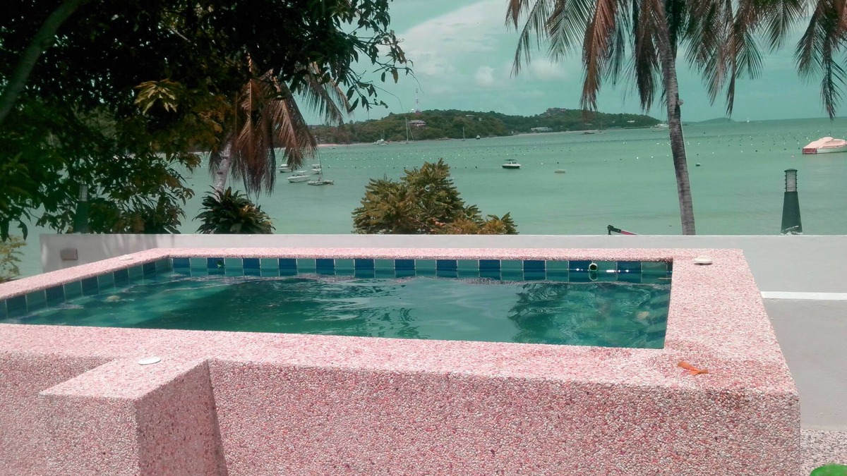 Wichit Apartment | Beachfront 2 bedrooms apartment - Stunning seaview