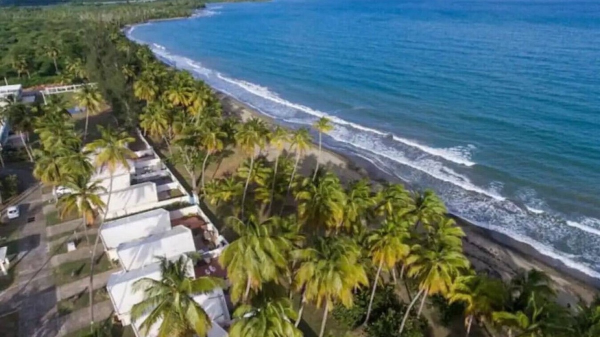Palmas House | Beachfront 2Bdrm Villa in Arroyo
