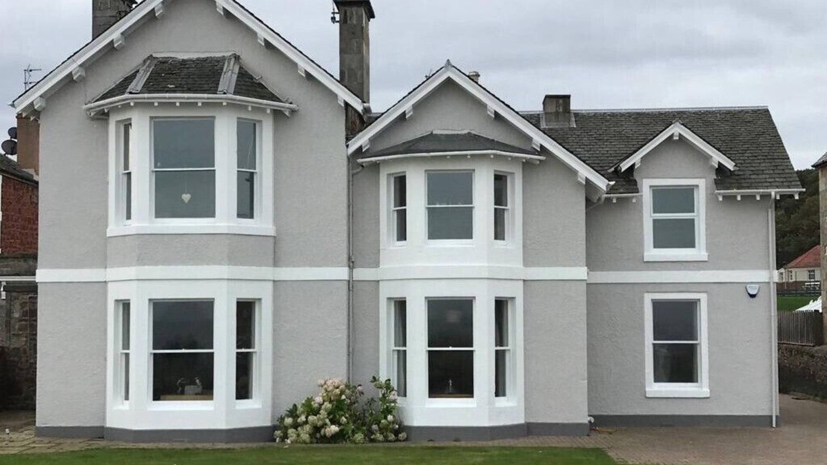 North Berwick Apartment | Beachfront 3 bedroom ground floor luxury holiday apartment in North Berwick with parking