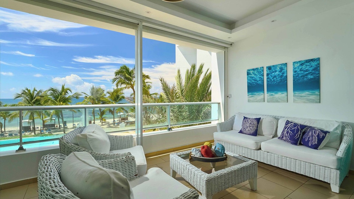 Villas Del Mar Apartment | Beachfront | 3BR Full Kitchen Gym Desk