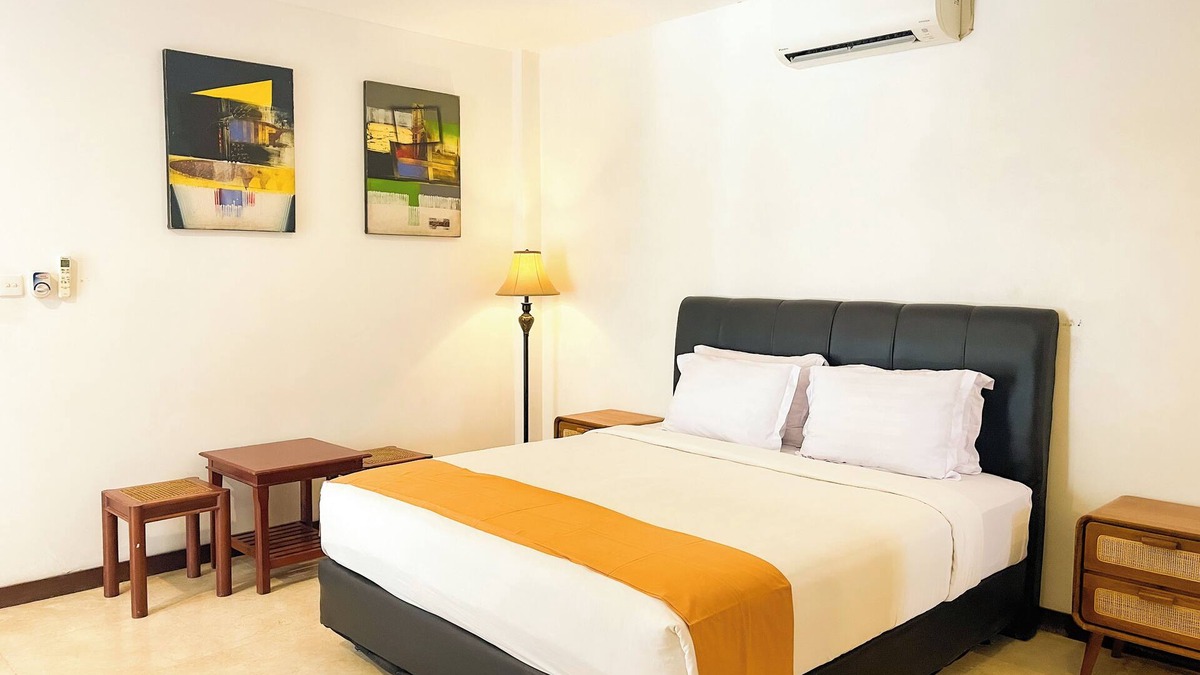Senggigi Villa | Beachfront 4 Bedroom Private Pool Villa