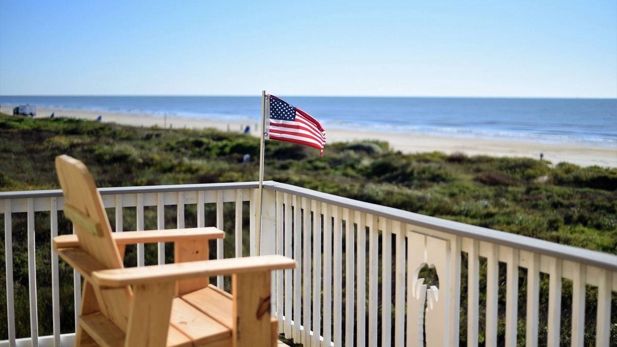Freeport House | Beachfront! 4bdr(3 kings)/3 bath/sleeps 17