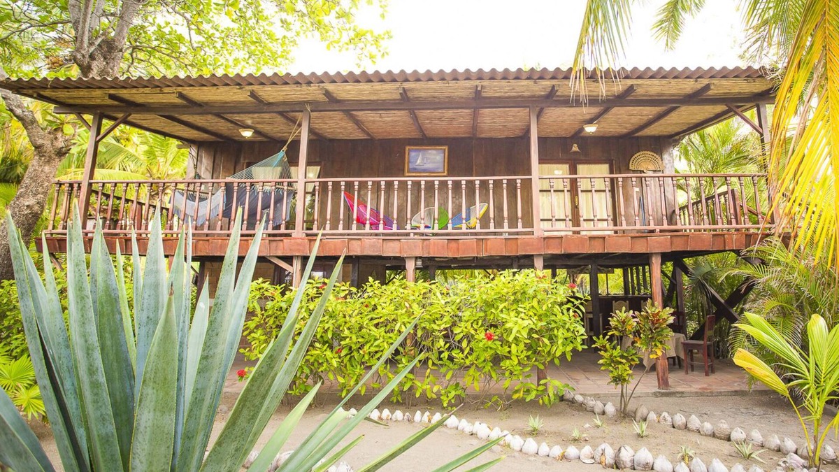 Mechapa House | Beachfront Adventure + Comfort!