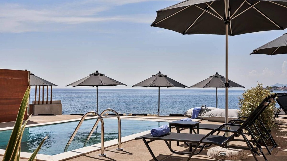 Riglia Villa | Beachfront Alassa Villas with Private Pools