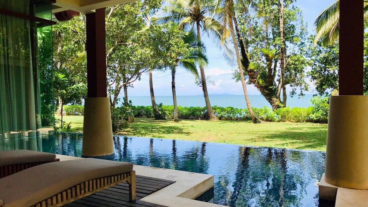 Sai Thai Villa | Beachfront Amatapura villa 10