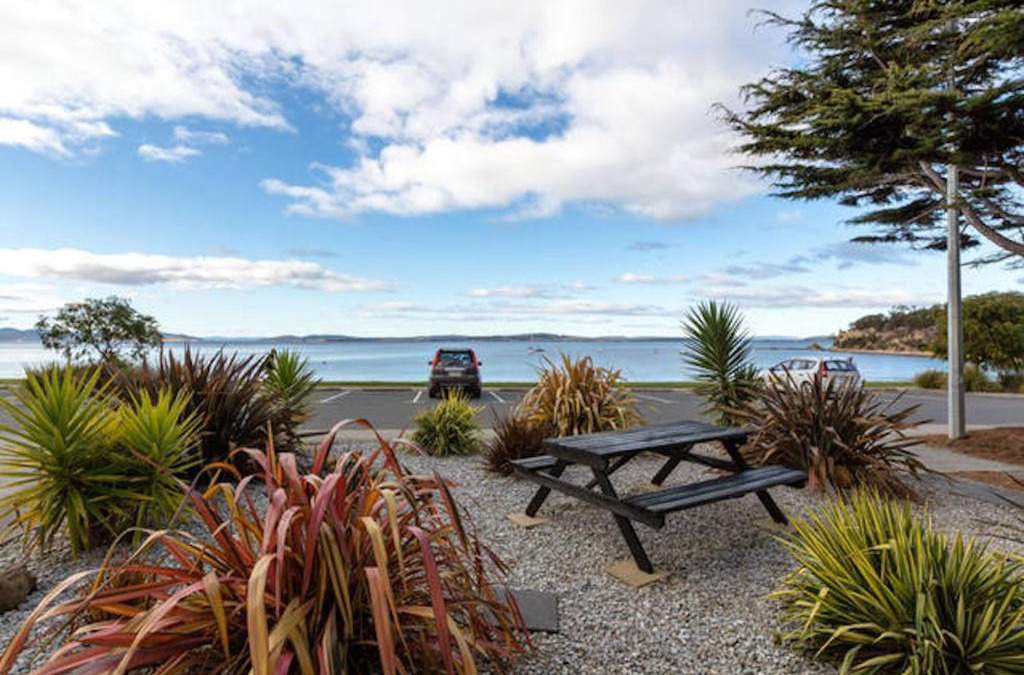 Blackmans Bay Apartment | Beachfront Apartment Blackmans Bay