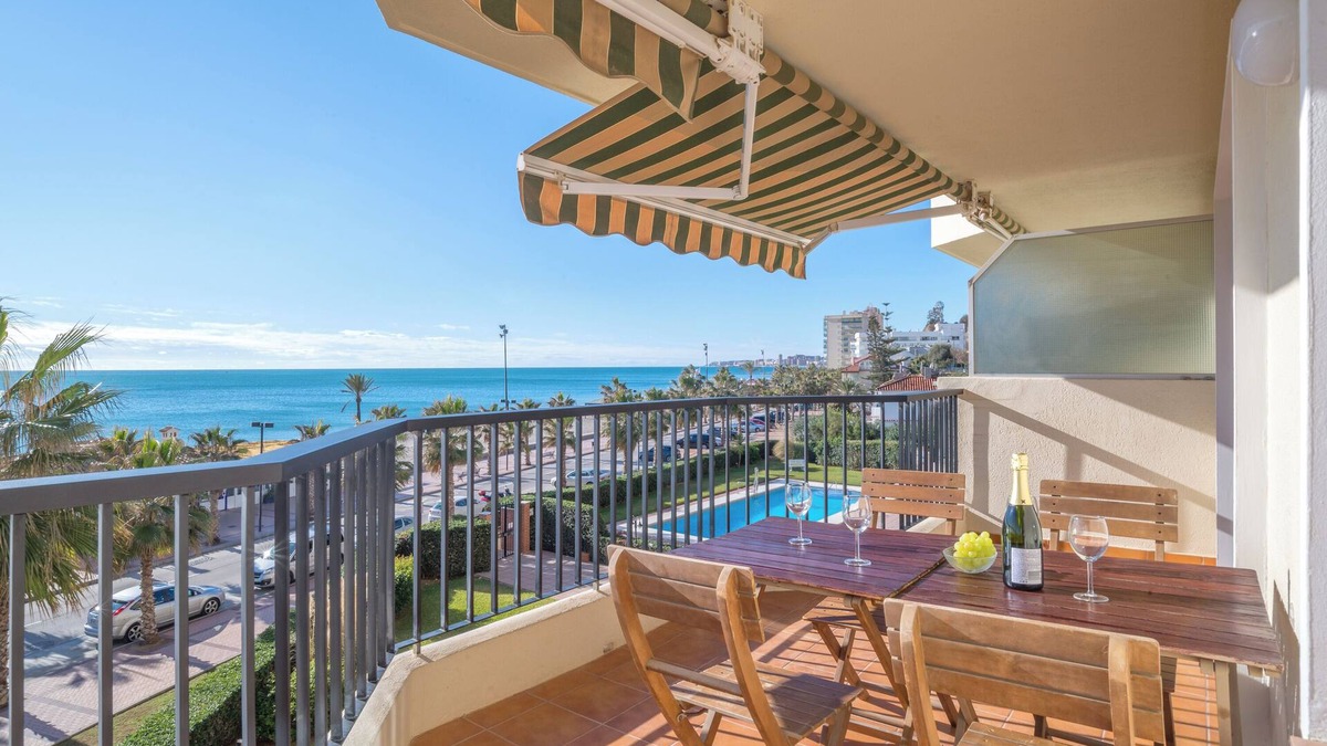 Fuengirola Apartment | Beachfront Apartment with Sea View, Pool, Garden, Terrace, Balcony, A/C & Wi-Fi