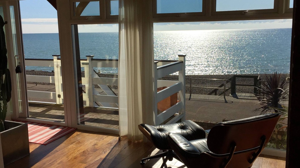 Bexhill-on-Sea Apartment | Beachfront Apartment For Adults Only For A Luxury Seaside Escape