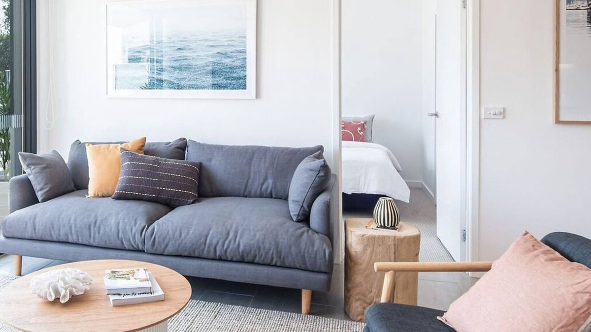 Rosebud Apartment | Beachfront Apartment with lots of Wow