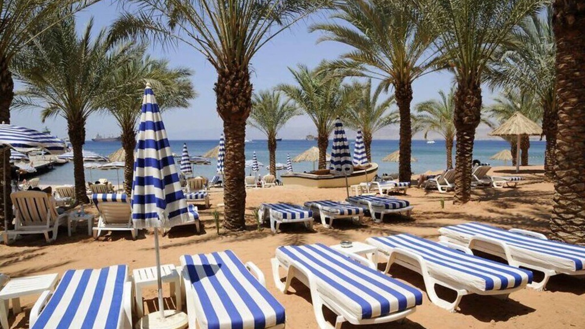 Aqaba Apartment | Beachfront Apartment with Fantastic Red Sea View, Close to Downtown
