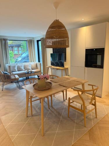 Nesøya Apartment | Beachfront apartment with private swimming dock