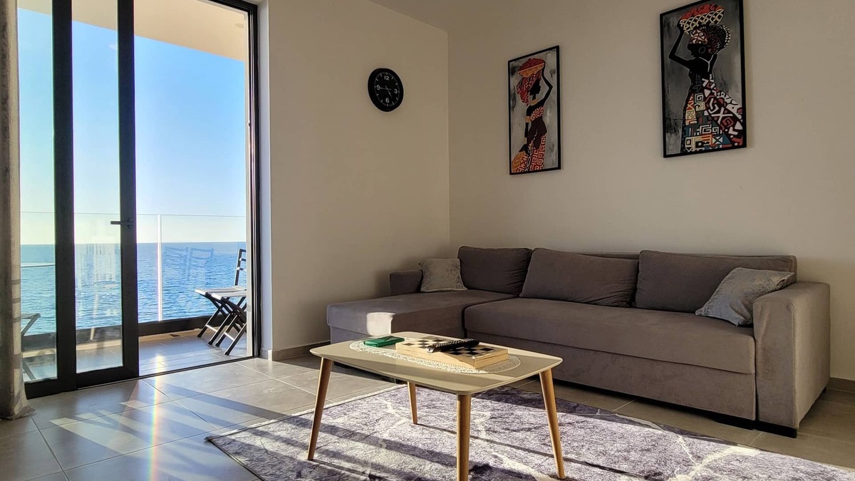 Qafe e Gjashtes Apartment | Beachfront Apartments with Stunning Sea View and Private Balcony.