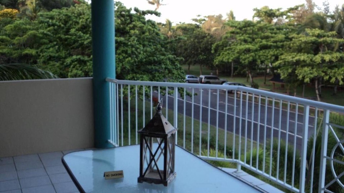 Yorkeys Knob Apartment | Beachfront