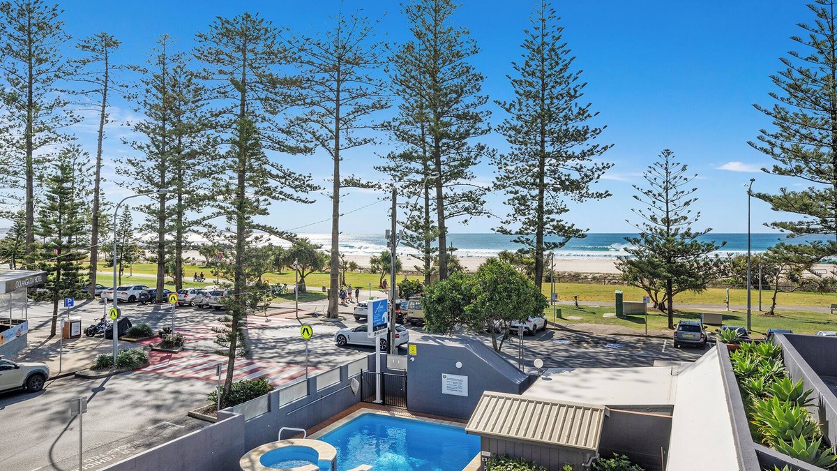 Coolangatta Apartment | Beachfront Beauty - Cooly