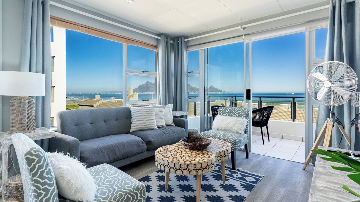 Flora Park Apartment | Beachfront Bliss with Pool & Ocean Views
