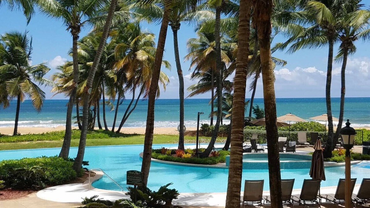 San Juan Apartment | Beachfront Boutique Villa @ Wyndham Rio Mar Resort