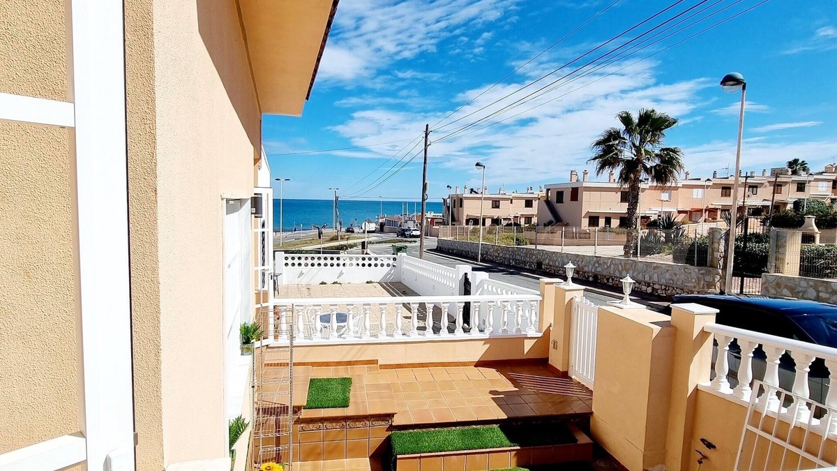Torrevieja House | Beachfront Bungalow In La Mata, Torrevieja