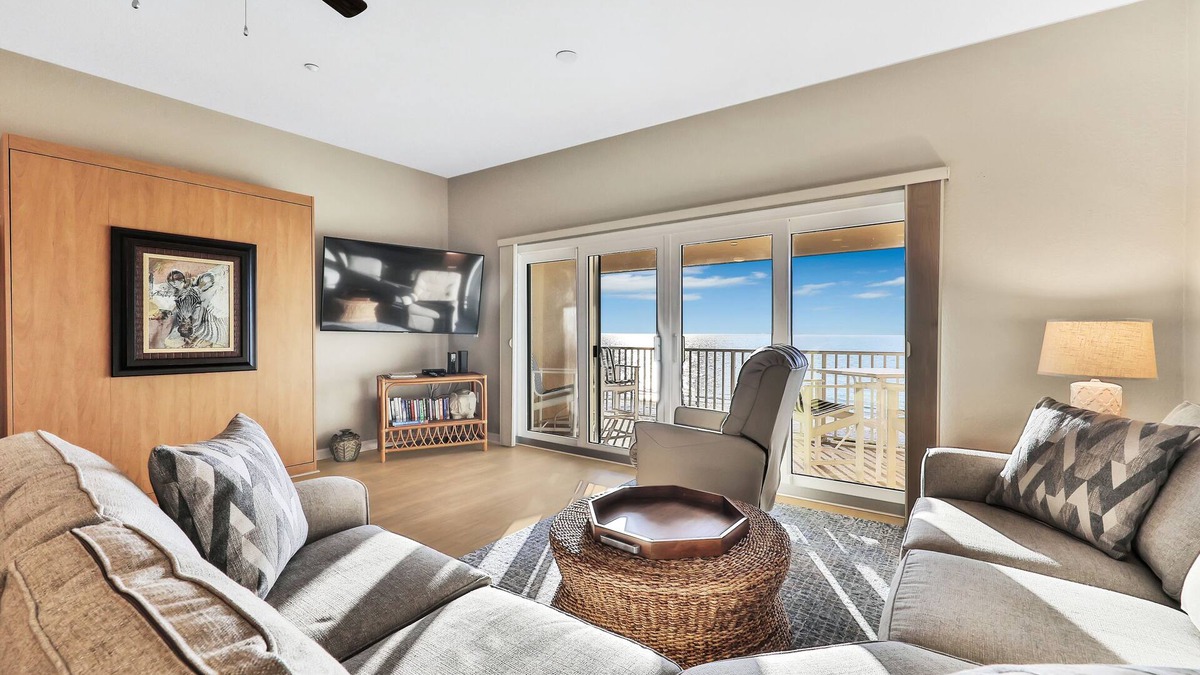 Independence Square Condo | Beachfront condo with pool, hot tub & Gulf views from the balcony