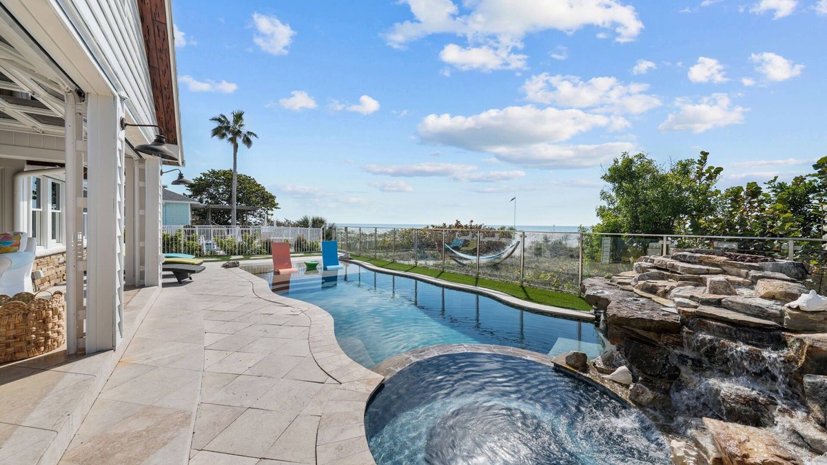 Independence Square House | Beachfront cottage with private pool and hot tub!