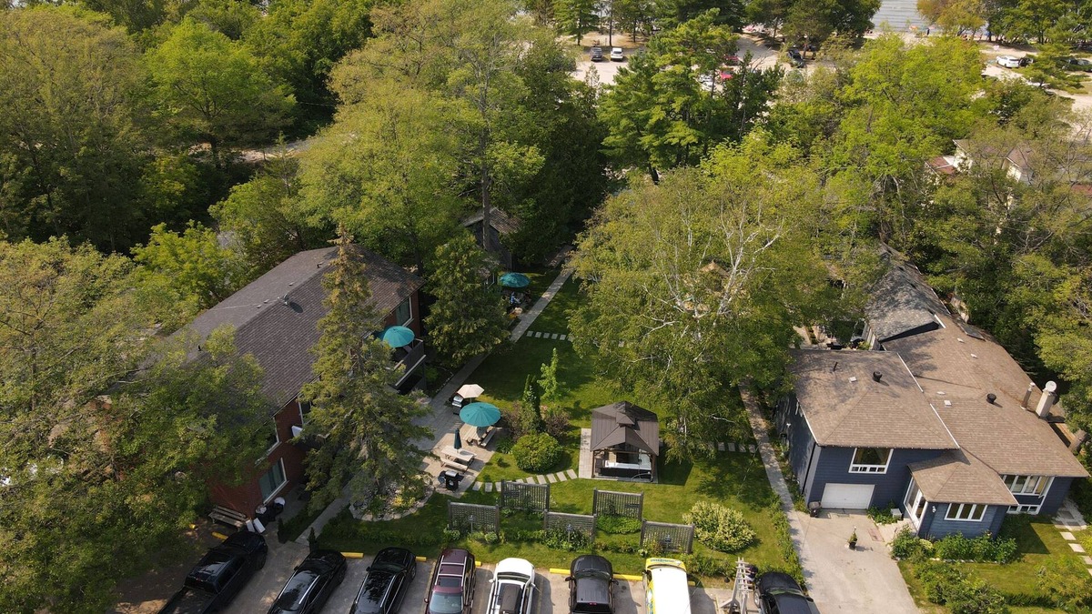 Wasaga Beach Apartment | Beachfront