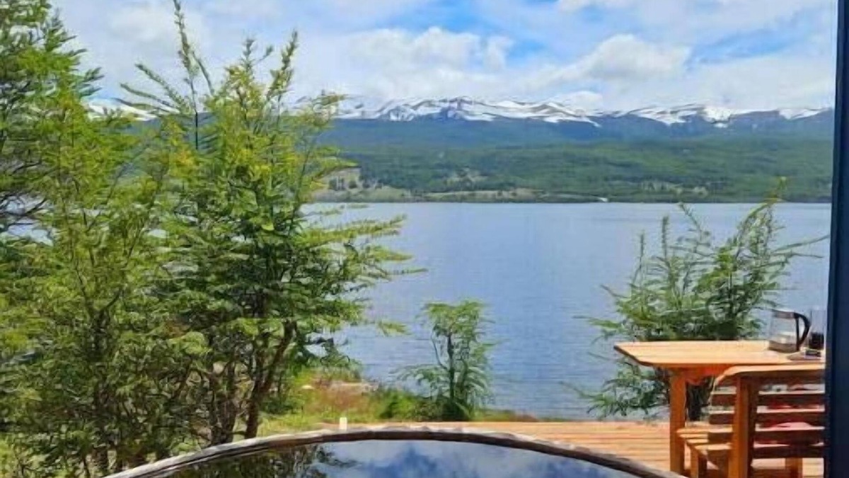Coyhaique Cabin | Beachfront Cabin & Bathtub