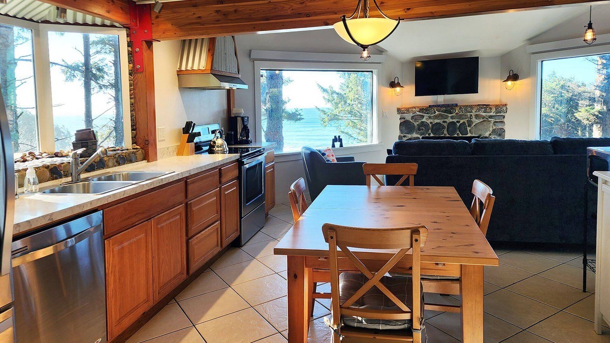 Yachats House | Beachfront Cabin! Private! Ocean Views! Firepit!