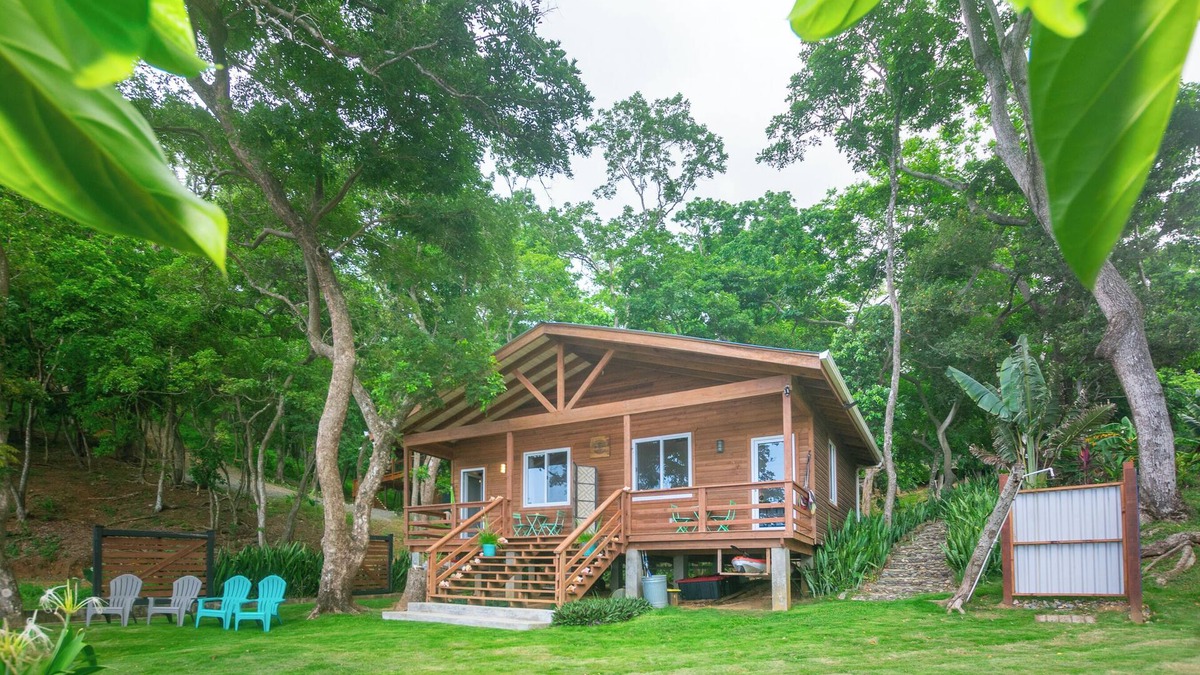 Punta Blanca Cabin | Beachfront Casita with Spectacular Ocean views in Roatan!